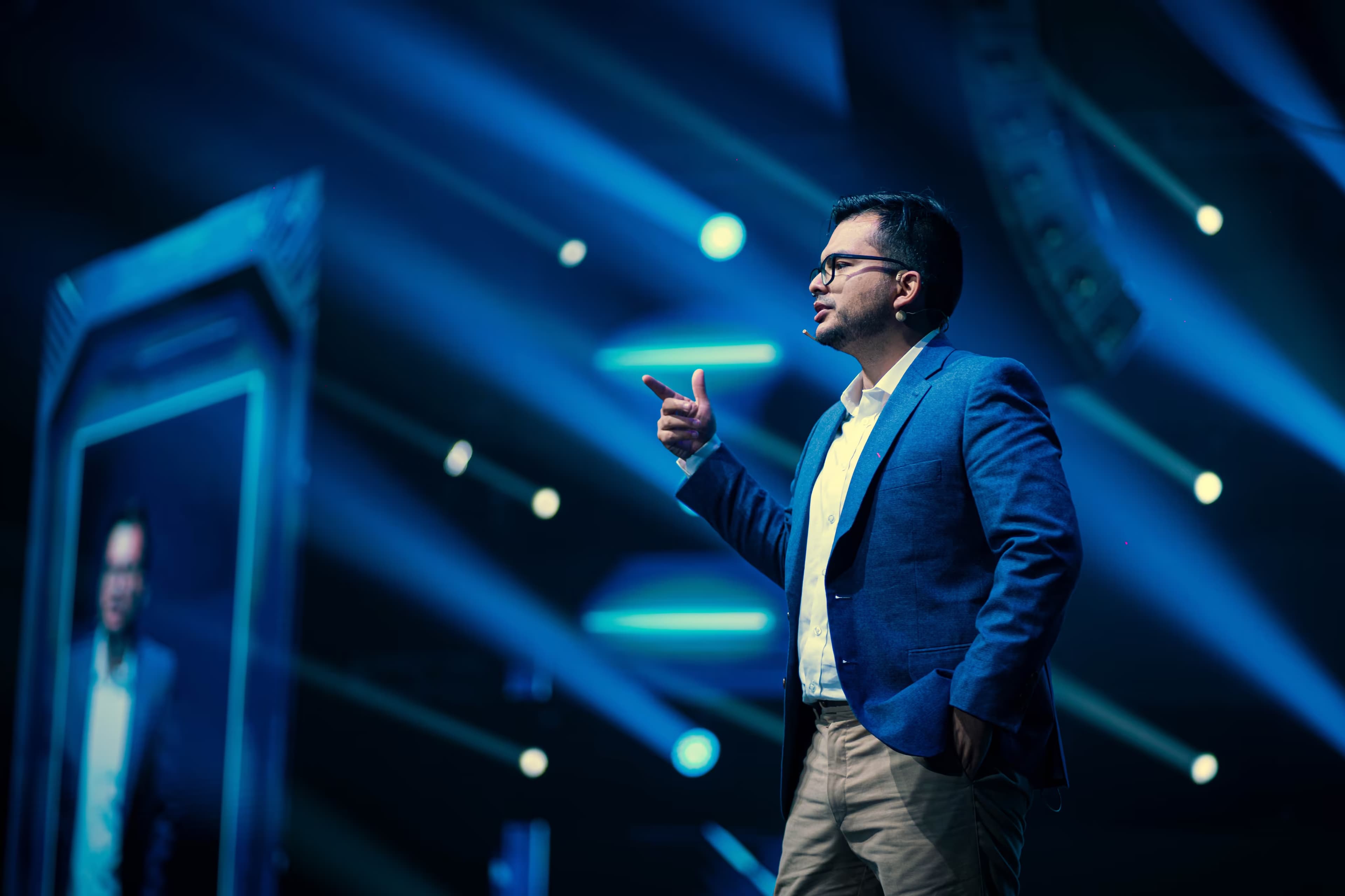 MINED World: ¿Cómo está transformando la educación  digital para el futuro?