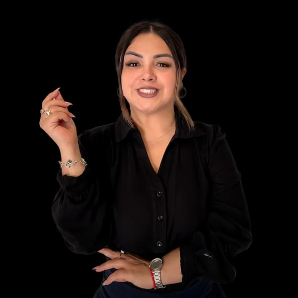 ANGELA VALLADARES - 128